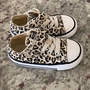 Toddler girl leopard Converse sneaker